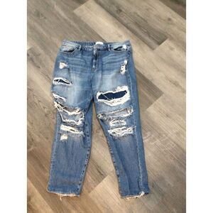 KanCan Signature Ultra High Rise mom jeans Tapered Size 32 destroyed.